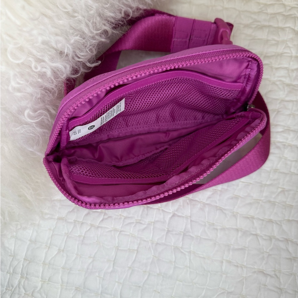 Everywhere Belt Bag - Pow Pink Tone NWOT - Picture 5 of 5